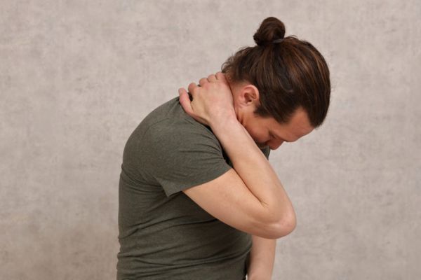 Man in need of a chiropractic specialist near me